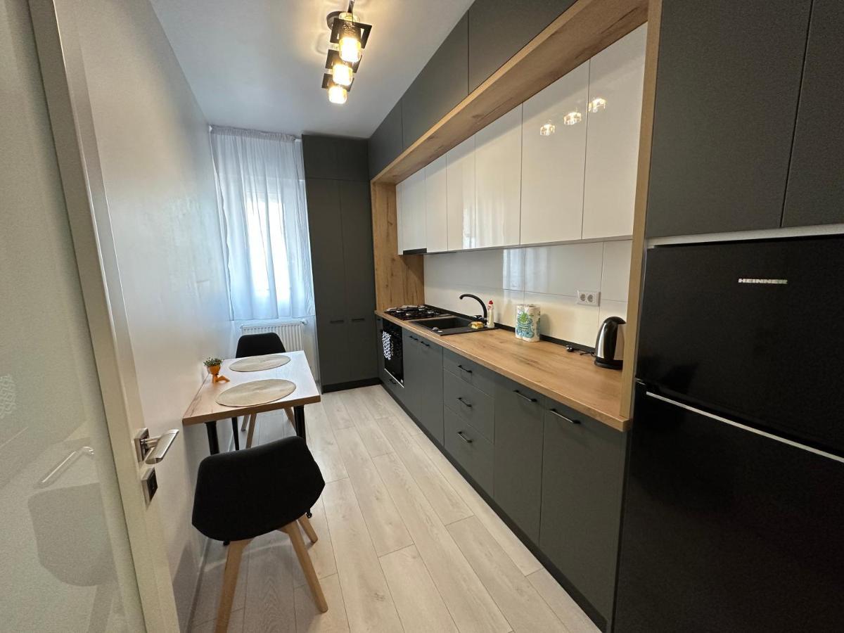 Renting Solutions Studio ياش المظهر الخارجي الصورة