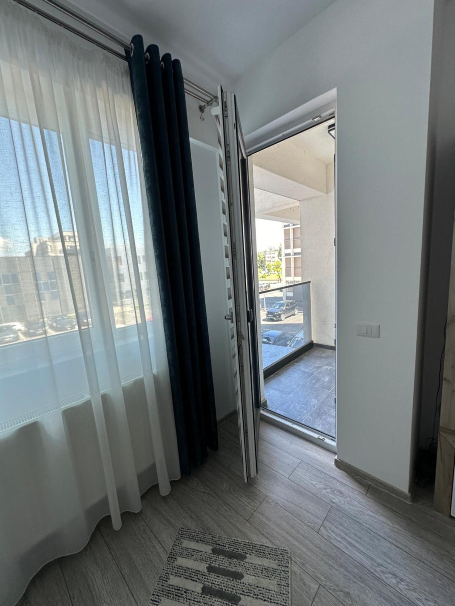 Renting Solutions Studio ياش المظهر الخارجي الصورة